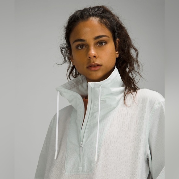 Lululemon Pack Light Pullover - Picture 4 of 8